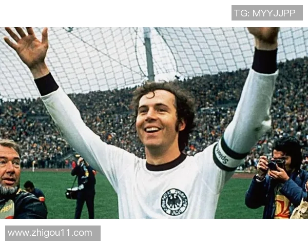 足球传奇贝肯鲍尔：从球场英雄到足坛伟大教练的传奇之路