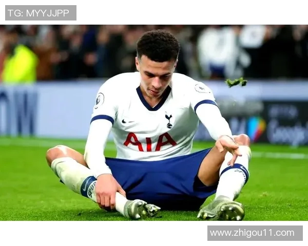 当代足球明星现状解析：从巅峰到低谷的多样命运与挑战